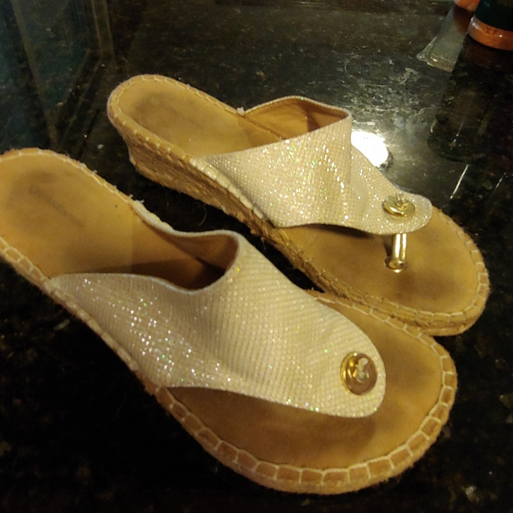 Size 7med wedges.